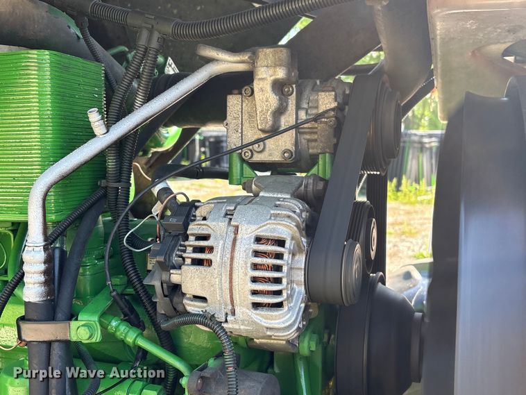 image for item EU0556 2006 John Deere 7320 MFWD tractor