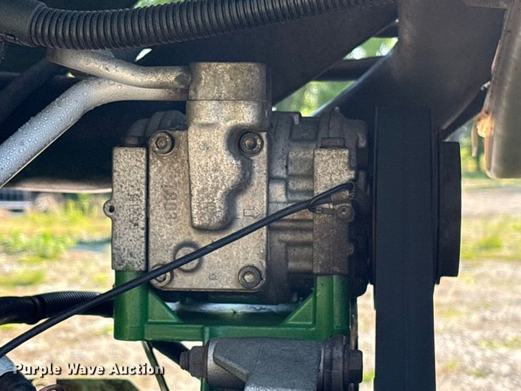 image for item EU0556 2006 John Deere 7320 MFWD tractor