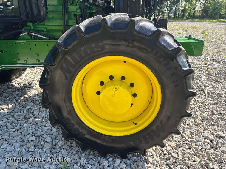 image for item EU0556 2006 John Deere 7320 MFWD tractor