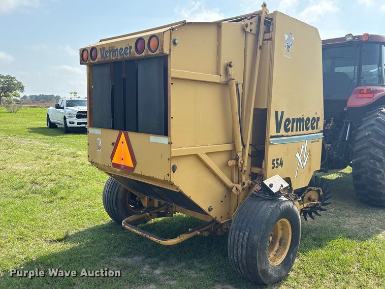 image for item EU0560 2001 Vermeer 554XL round baler