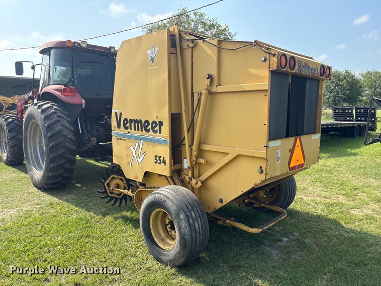 image for item EU0560 2001 Vermeer 554XL round baler