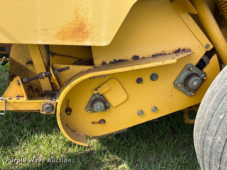image for item EU0560 2001 Vermeer 554XL round baler