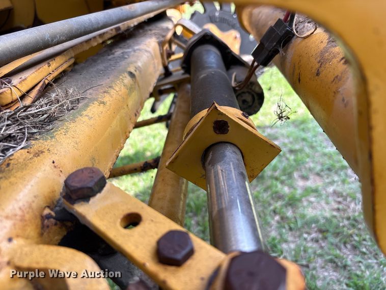 image for item EU0560 2001 Vermeer 554XL round baler