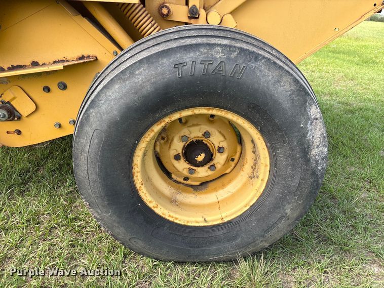 image for item EU0560 2001 Vermeer 554XL round baler