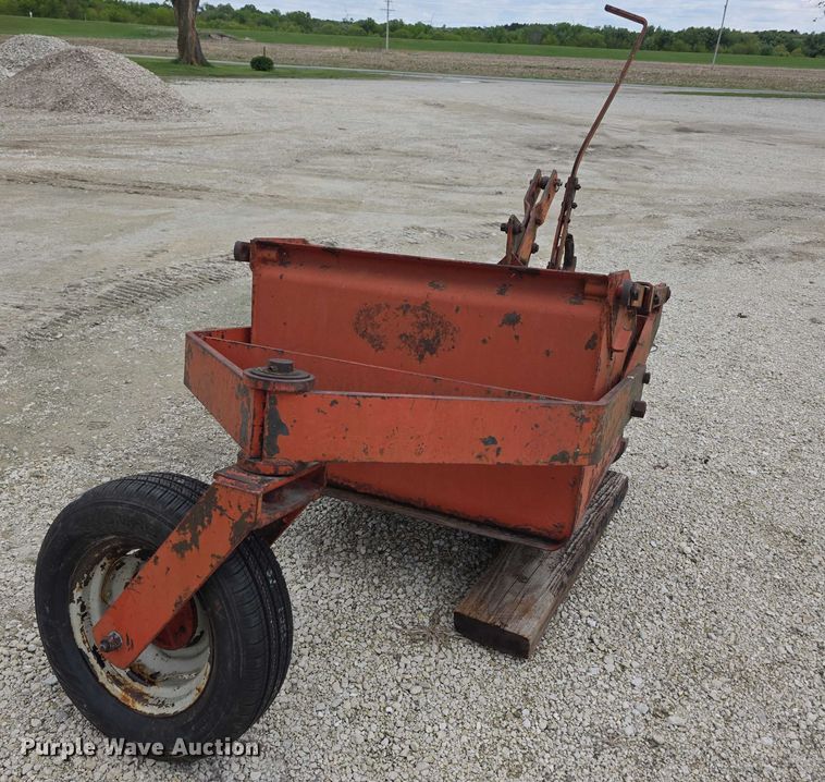 image for item EV2099 Ford dirt scoop