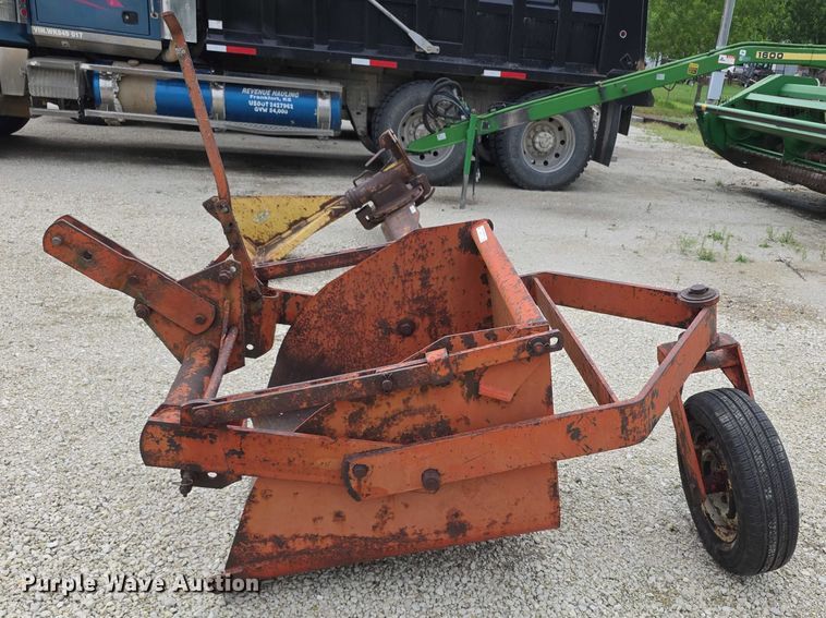 image for item EV2099 Ford dirt scoop