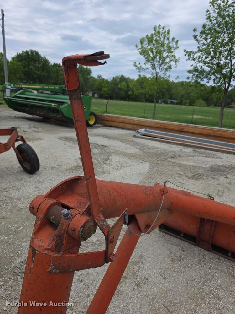 image for item EV2101 Ford 601 Workmaster tractor