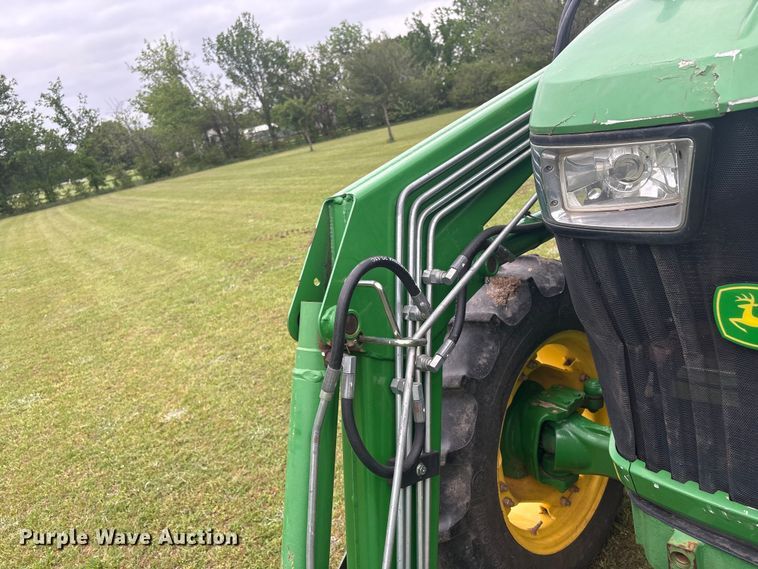 image for item EV2917 2014 John Deere 5085E MFWD tractor