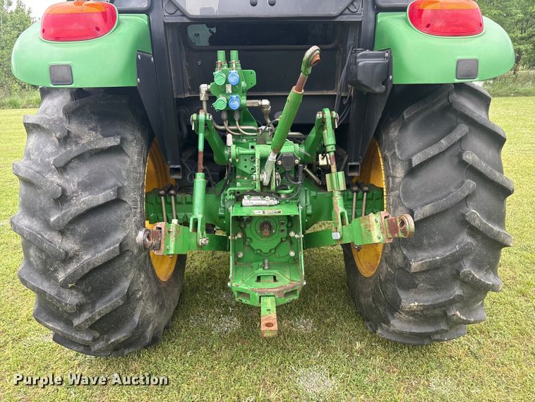 image for item EV2917 2014 John Deere 5085E MFWD tractor