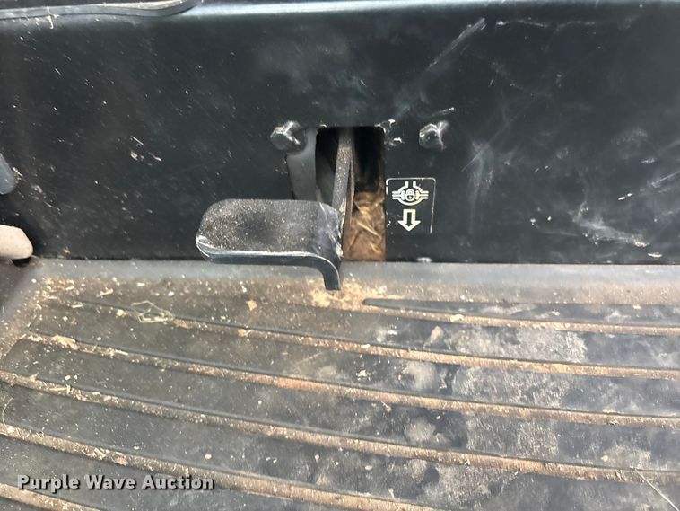 image for item EV2917 2014 John Deere 5085E MFWD tractor