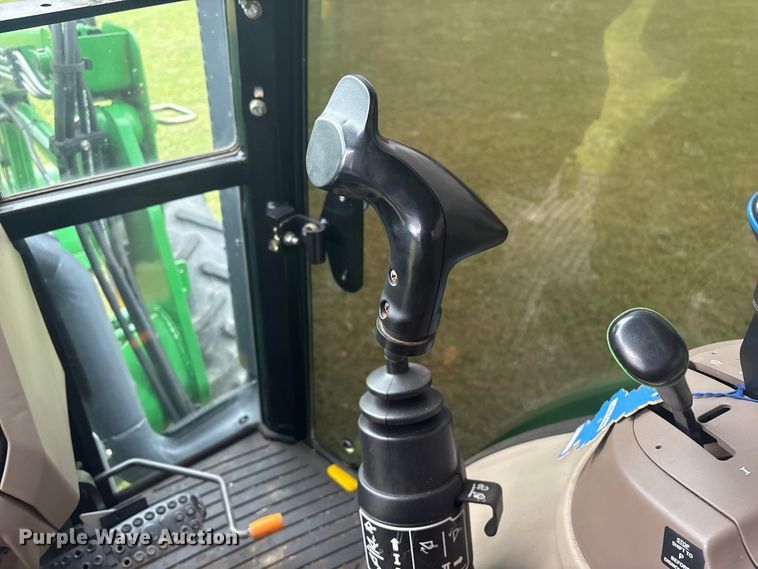 image for item EV2917 2014 John Deere 5085E MFWD tractor