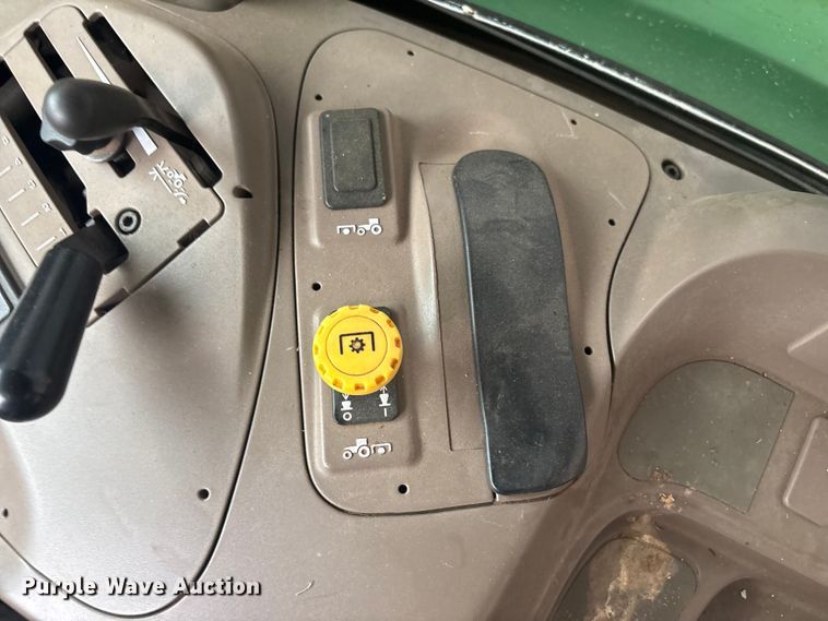 image for item EV2917 2014 John Deere 5085E MFWD tractor