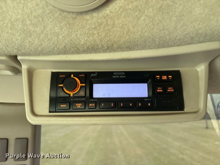 image for item EV2917 2014 John Deere 5085E MFWD tractor