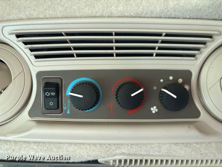 image for item EV2917 2014 John Deere 5085E MFWD tractor