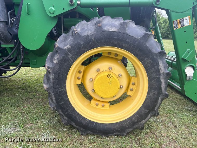 image for item EV2917 2014 John Deere 5085E MFWD tractor