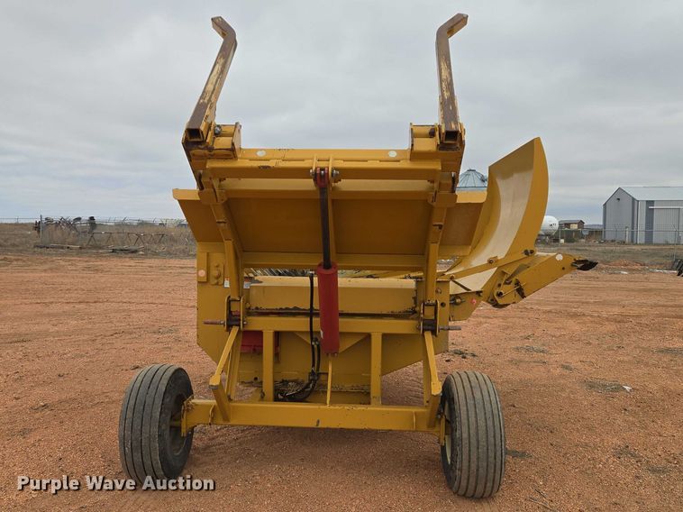 image for item EV5820 Haybuster 2650 bale processor