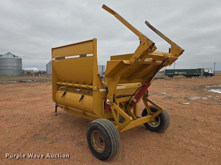 image for item EV5820 Haybuster 2650 bale processor