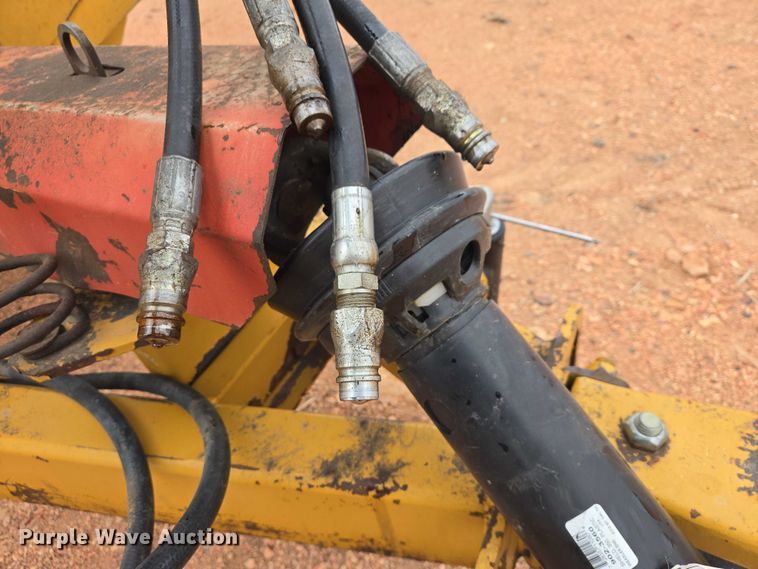 image for item EV5820 Haybuster 2650 bale processor