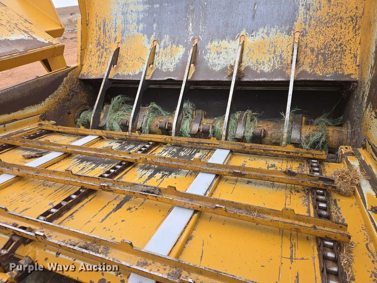 image for item EV5820 Haybuster 2650 bale processor