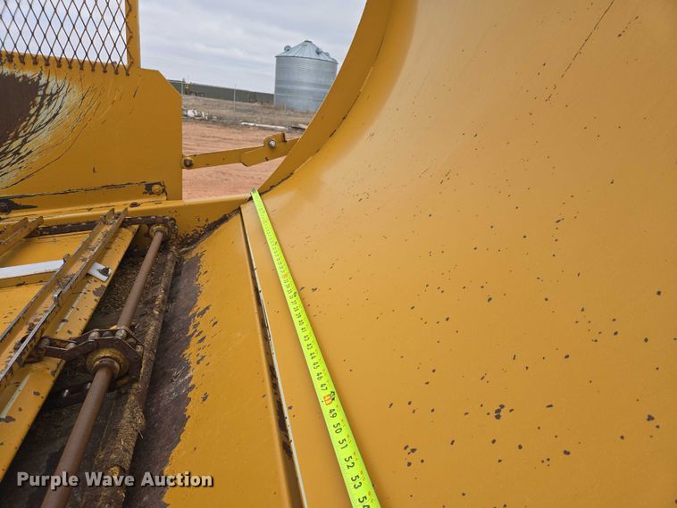 image for item EV5820 Haybuster 2650 bale processor