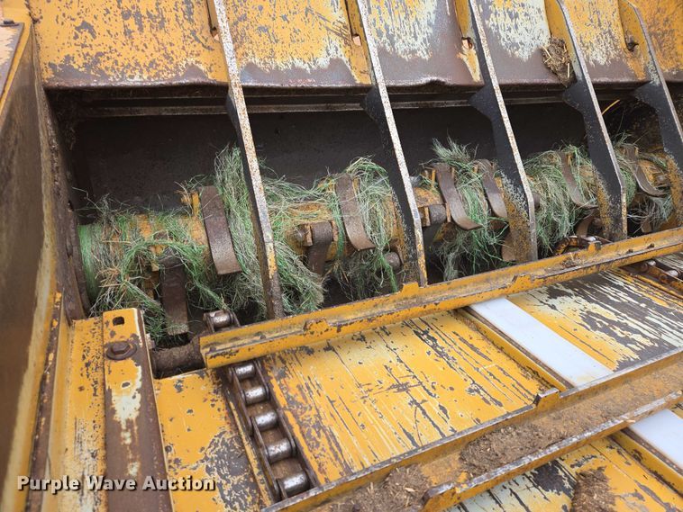image for item EV5820 Haybuster 2650 bale processor