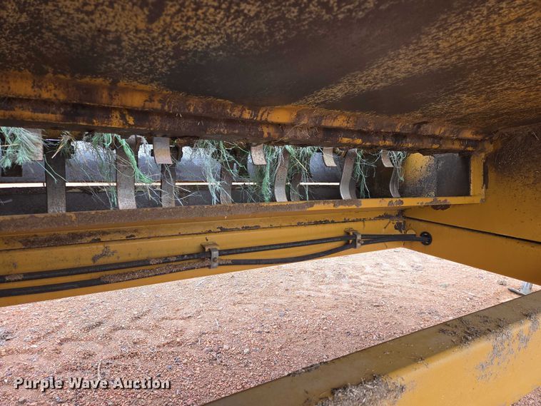 image for item EV5820 Haybuster 2650 bale processor