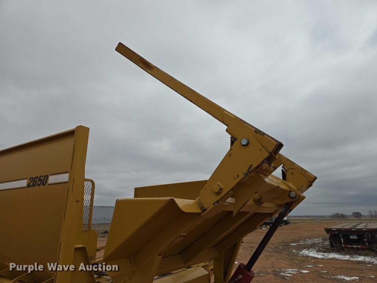 image for item EV5820 Haybuster 2650 bale processor