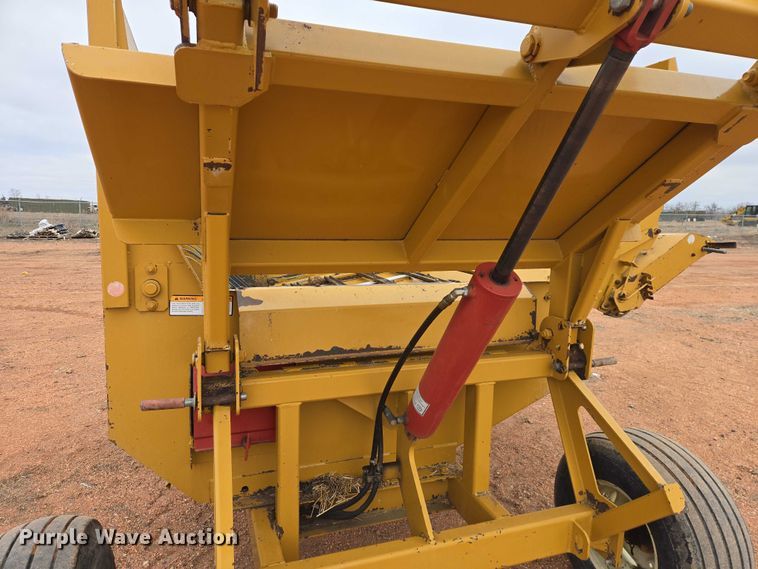 image for item EV5820 Haybuster 2650 bale processor