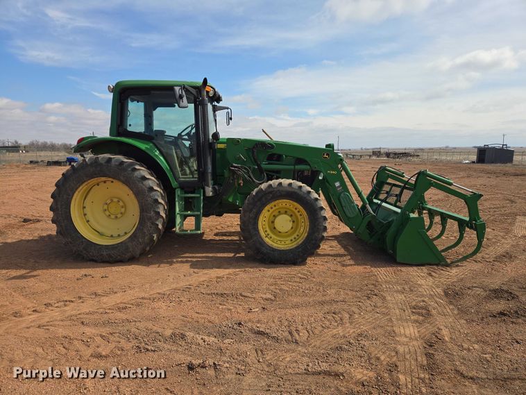 image for item EV5821 2007 John Deere 7130 Premium MFWD tractor