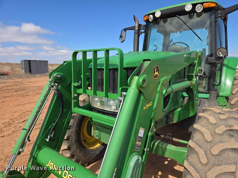 image for item EV5821 2007 John Deere 7130 Premium MFWD tractor
