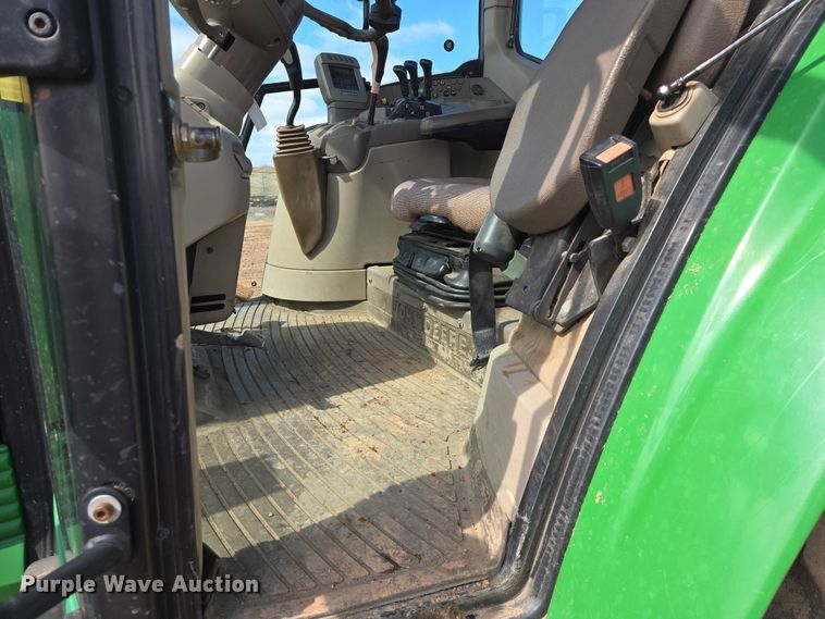 image for item EV5821 2007 John Deere 7130 Premium MFWD tractor