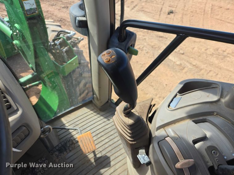 image for item EV5821 2007 John Deere 7130 Premium MFWD tractor