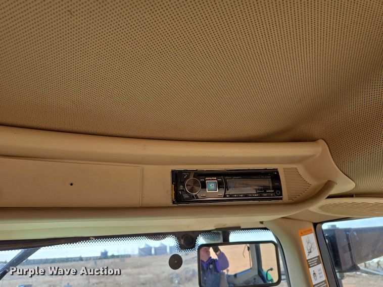 image for item EV5821 2007 John Deere 7130 Premium MFWD tractor