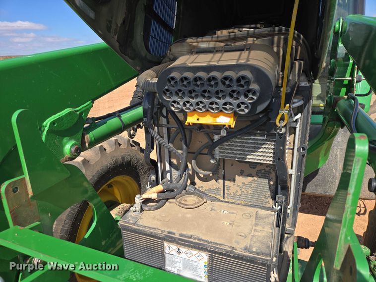 image for item EV5821 2007 John Deere 7130 Premium MFWD tractor