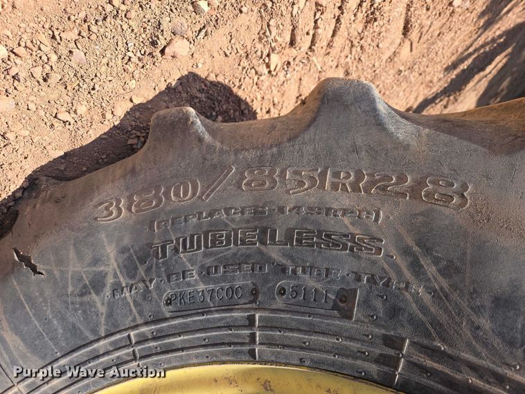 image for item EV5821 2007 John Deere 7130 Premium MFWD tractor