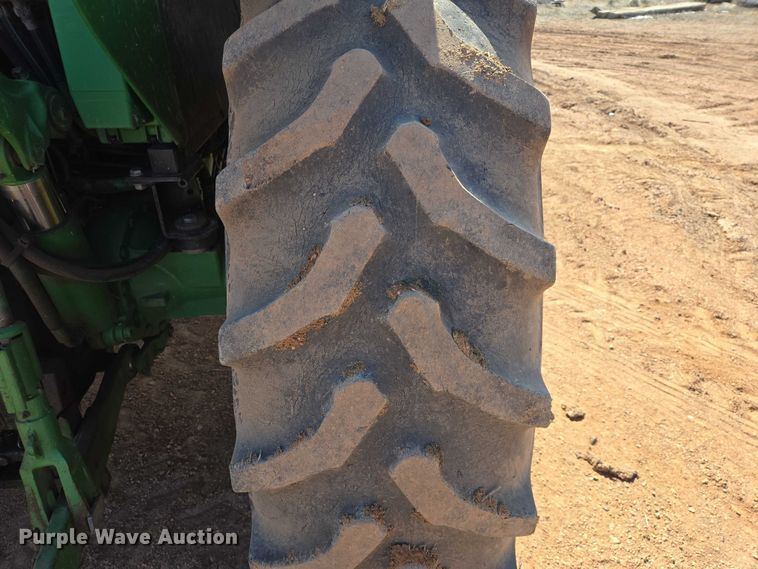 image for item EV5821 2007 John Deere 7130 Premium MFWD tractor