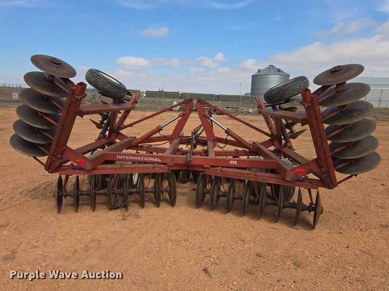 image for item EV5822 International 490 tandem disk