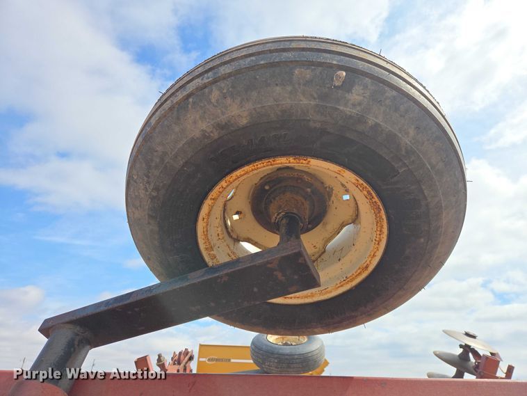 image for item EV5822 International 490 tandem disk
