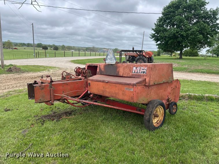 image for item EW2004 Massey Ferguson 124 small square baler