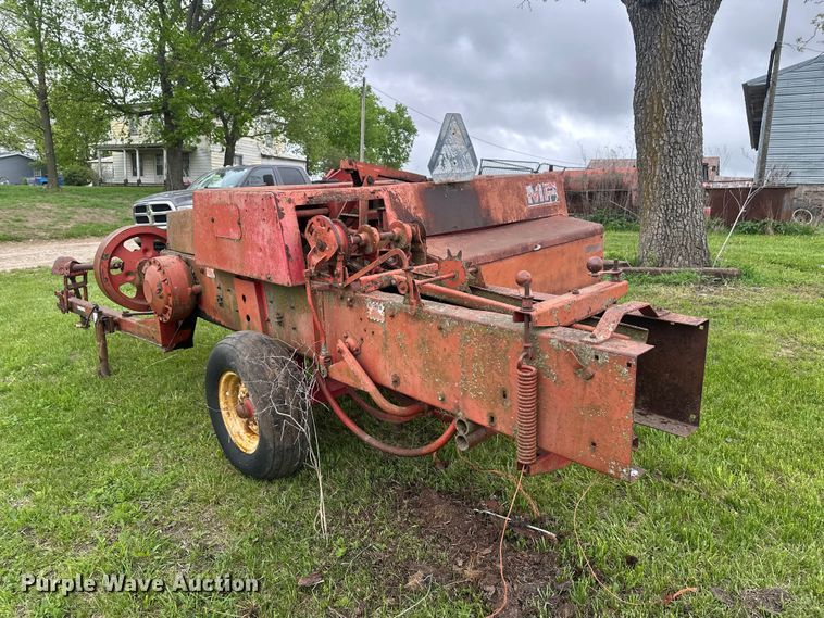 image for item EW2004 Massey Ferguson 124 small square baler