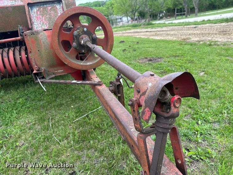 image for item EW2004 Massey Ferguson 124 small square baler