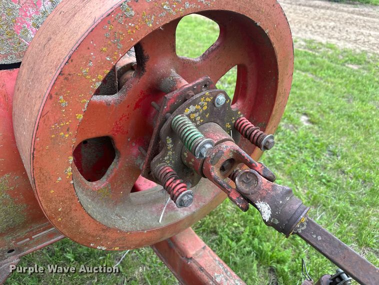 image for item EW2004 Massey Ferguson 124 small square baler