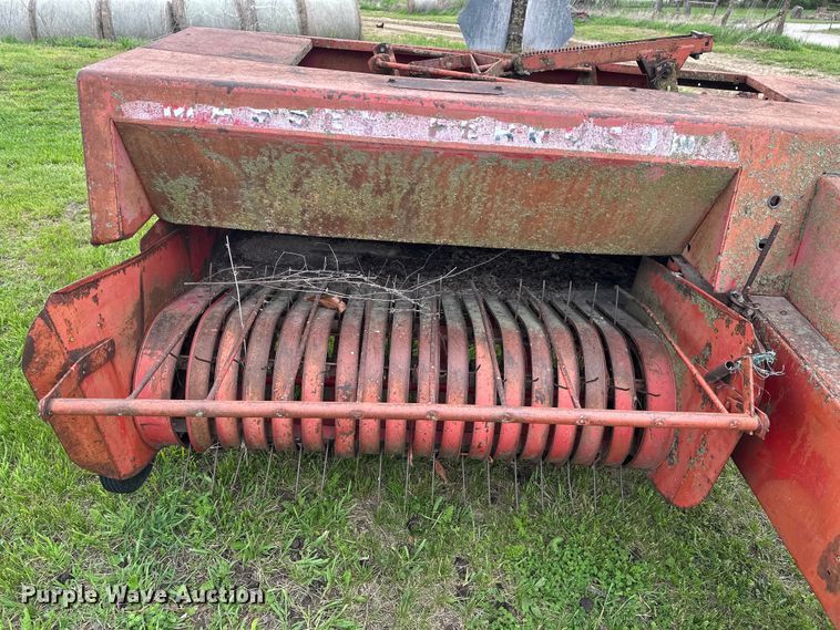 image for item EW2004 Massey Ferguson 124 small square baler