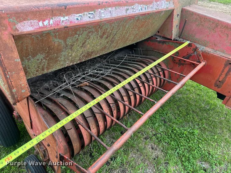 image for item EW2004 Massey Ferguson 124 small square baler
