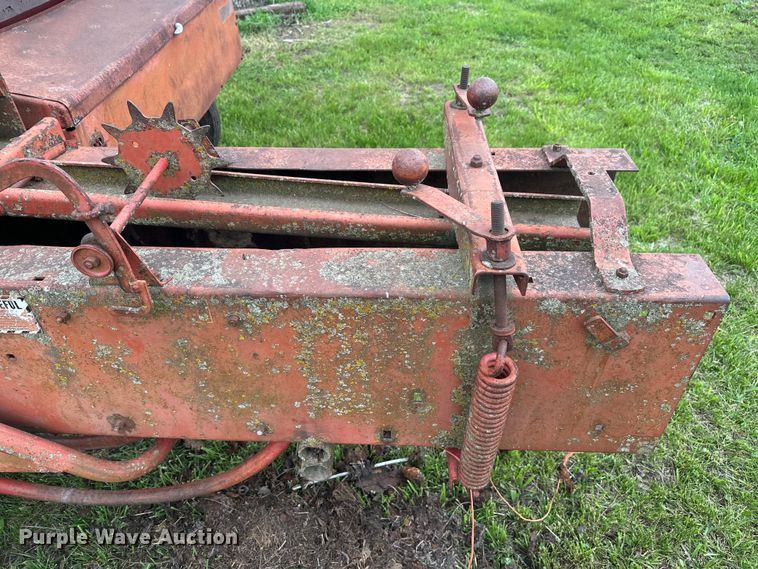 image for item EW2004 Massey Ferguson 124 small square baler