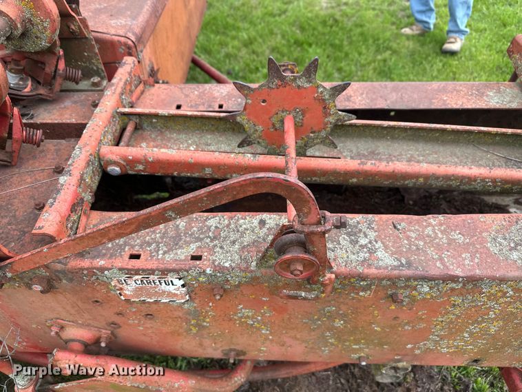 image for item EW2004 Massey Ferguson 124 small square baler