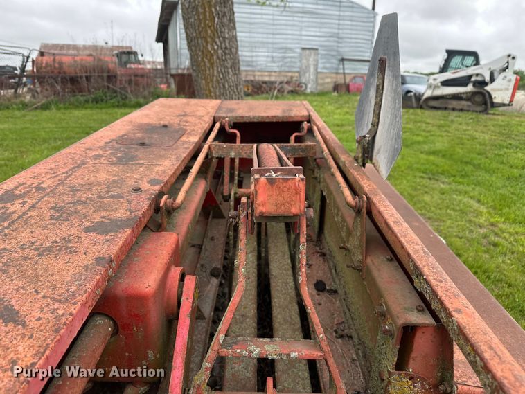 image for item EW2004 Massey Ferguson 124 small square baler
