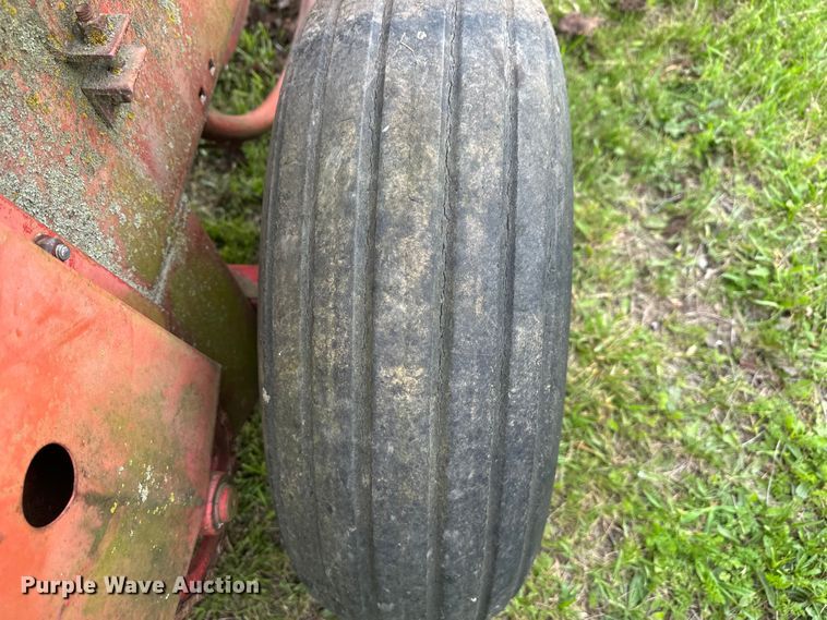 image for item EW2004 Massey Ferguson 124 small square baler