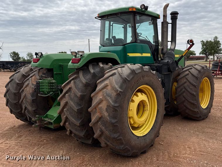 image for item EW4497 2001 John Deere 9300 4WD tractor