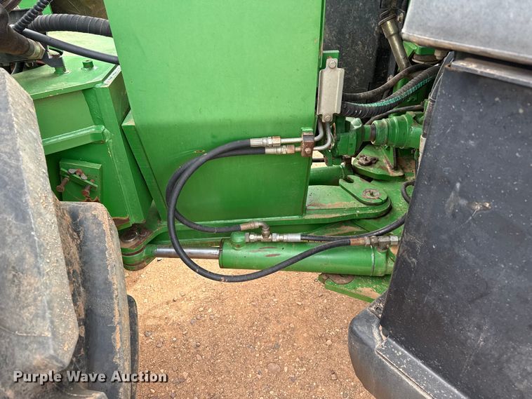 image for item EW4497 2001 John Deere 9300 4WD tractor